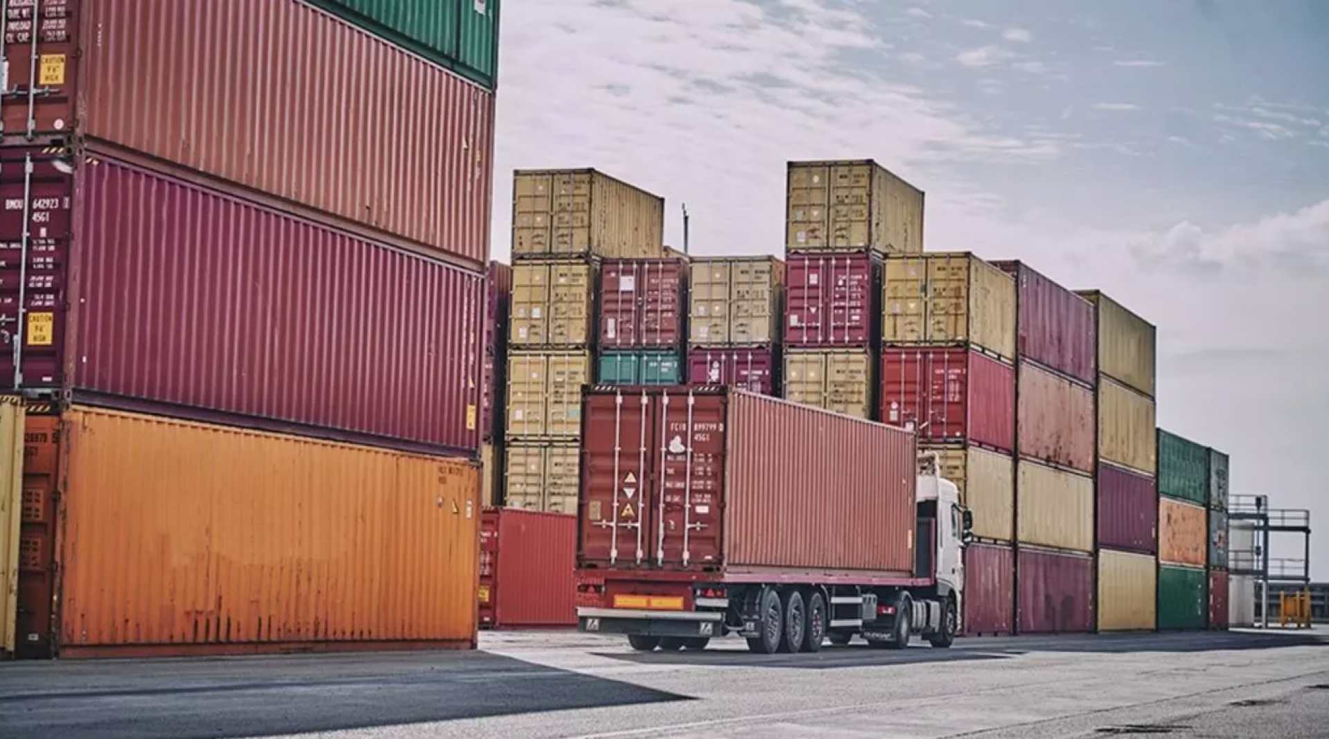 “HERE”, Tedarik Zinciri Çözümlerinde  “AWS” İle İş Birliği Yapıyor